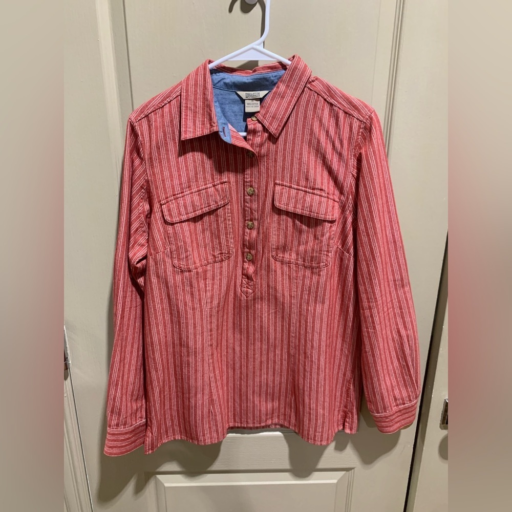 NWOT Duluth Trading Co. Button Top Sz M